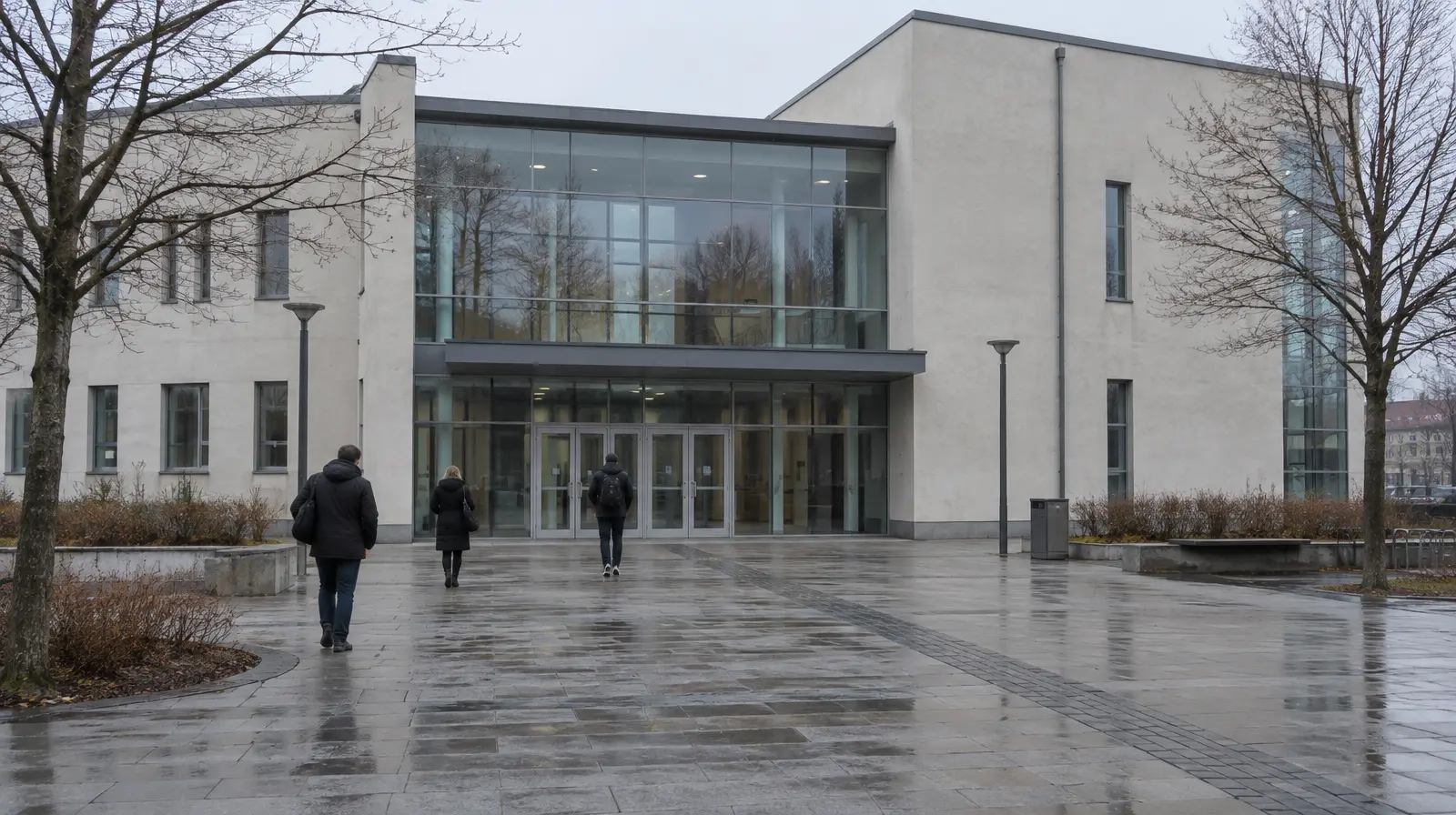Södertälje: Kvinna och man får livstid för mordet på 18-åring